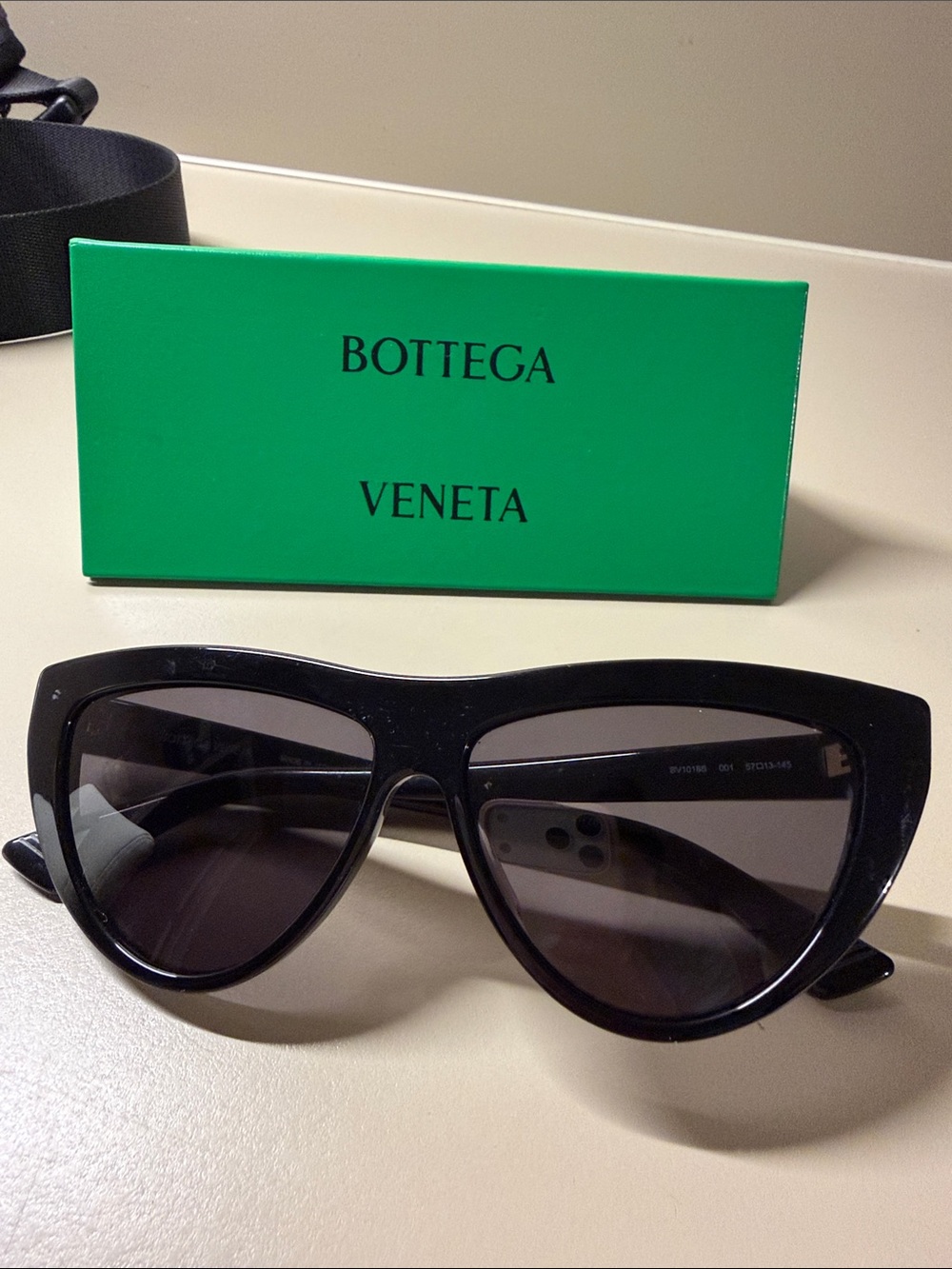 Bottega Veneta Cat Eye Sunglasses BV1018S 001 Black - Picture 12 of 15